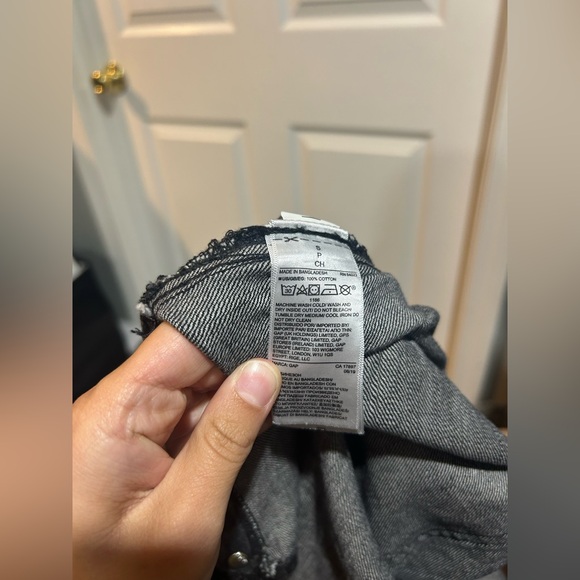 GAP Women's Black Denim Overalls with Washwell - Picture 6 of 6